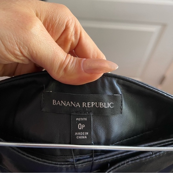 Banana Republic Petite High Rise Tapered Vegan Leather Pant - 0P - Picture 8 of 8